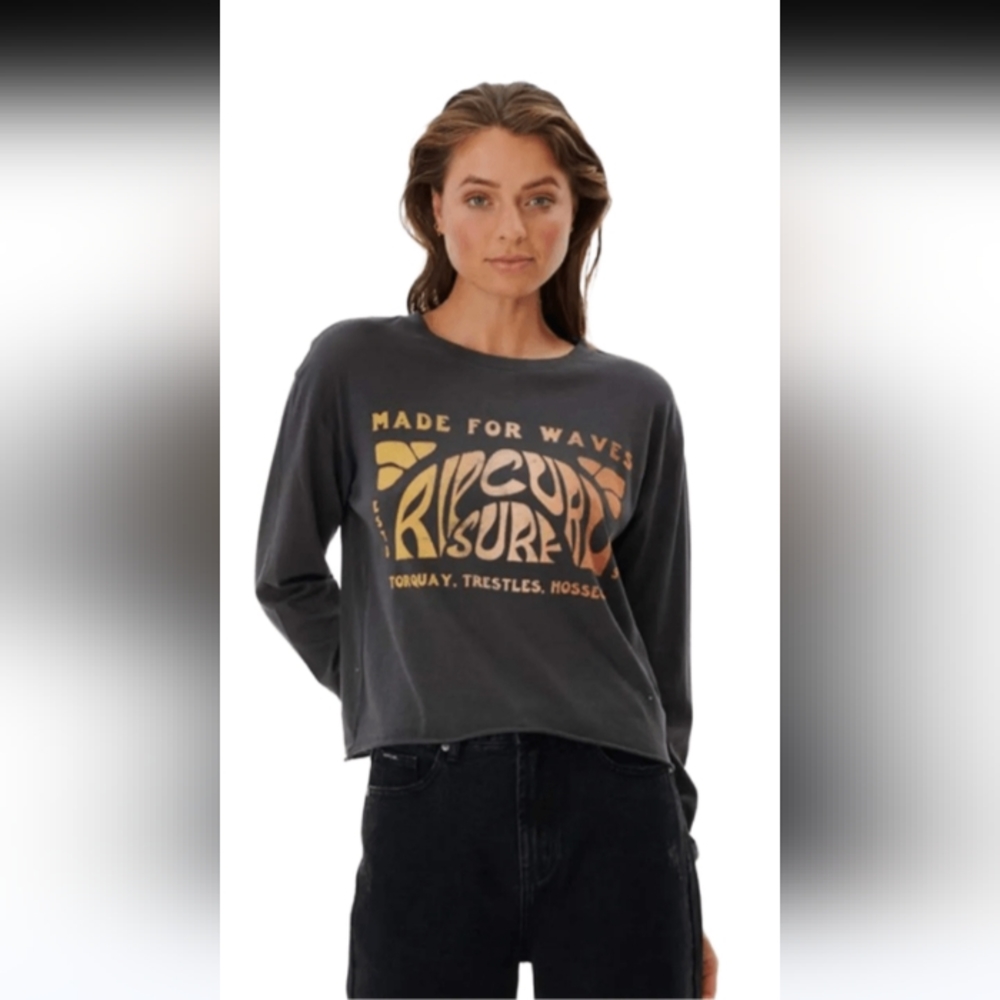 RIP CURL MADE FOR WAVES GRAPHIC TEE.
